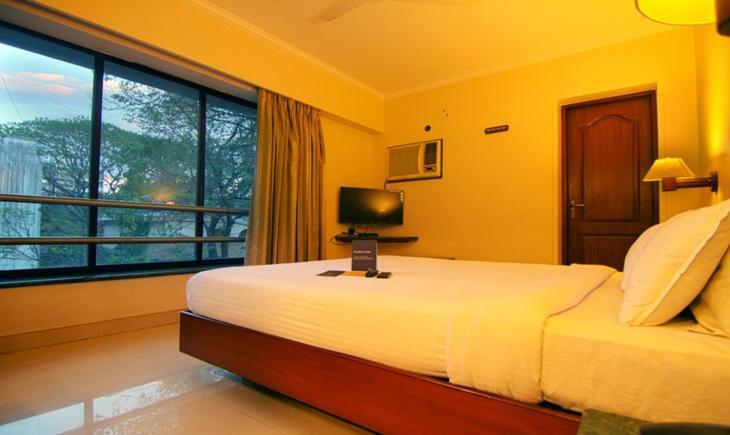 Hotel Lotus Pune Esterno foto