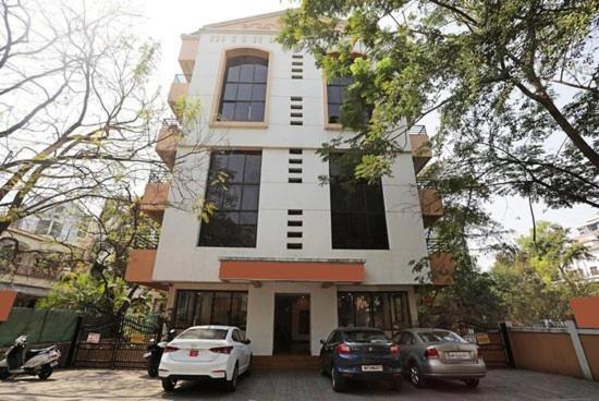 Hotel Lotus Pune Esterno foto